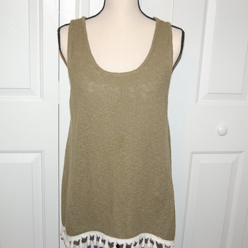 Green knit sleeveless top w/cream trim Sz L.